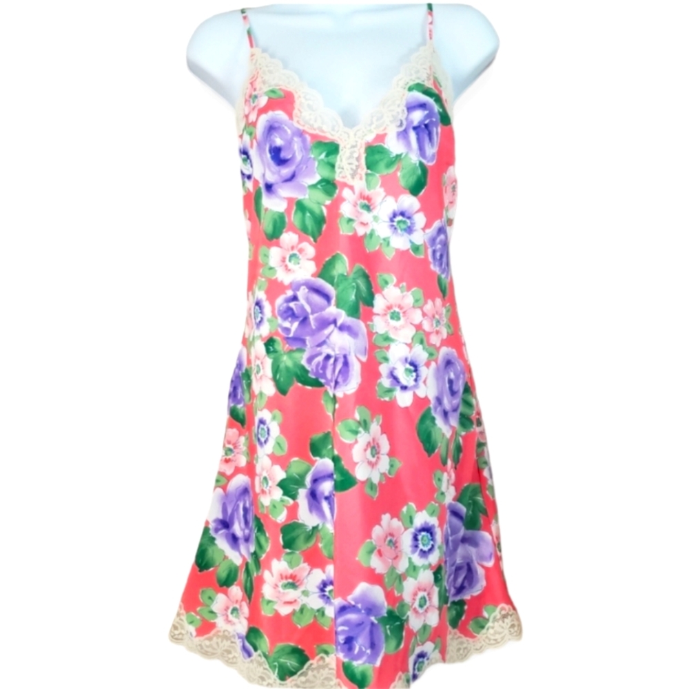 NWOT Victoria Secret pink w/purple roses lacy chemise nightgown Womens M…